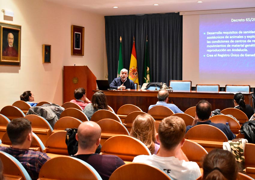 Celebrado el Curso Veterinarios de Directorio en el Colegio de Veterinarios de Sevilla