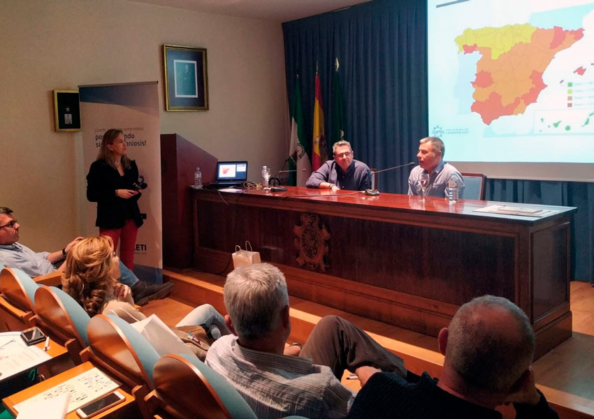 Chester de Expertos conversan sobre la leishmaniosis canina en el Colegio Oficial de Veterinarios de Sevilla