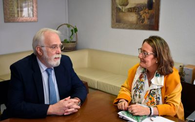 Miembros de la Junta Directiva del Colegio de Veterinarios de Sevilla se reúnen con la nueva Delegada de Salud