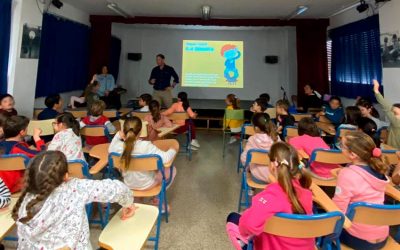 Los alumnos del CEIP José Ramón, de Alcalá de Guadaíra, asisten a las charlas sobre “Tenencia Responsable de Animales” organizadas por el ICOV de Sevilla.