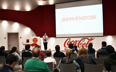 Veterinarios colegiados y sus familiares visitan la fábrica de Coca-Cola en Sevilla con el Colegio de Veterinarios de Sevilla