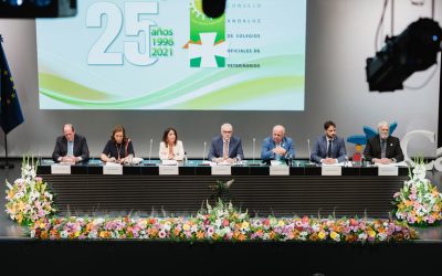 El Consejo Andaluz de Colegios Oficiales de Veterinarios celebra un cuarto de siglo rodeado de casi 200 invitados en el Auditorio de CaixaForum en Sevilla