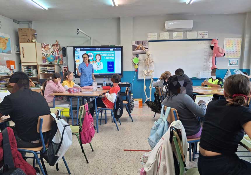 240 alumnos del CEIP Adriano del Valle de Sevilla aprenden sobre “Tenencia Responsable” gracias a la Asociación “Veterinarios de Sevilla”