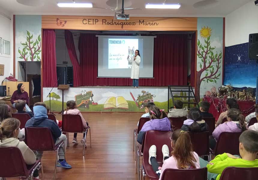 Los alumnos del CEIP Rodríguez Marín de Osuna aprenden sobre “Tenencia Responsable” gracias a la Asociación “Veterinarios de Sevilla”