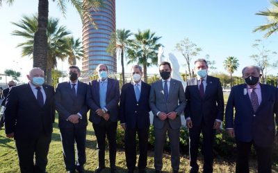 El Colegio de Veterinarios de Sevilla, presente en la inauguración de la escultura-homenaje a los sanitarios durante la COVID-19